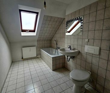 gemütliche Dachgeschoss-Wohnung in einer ruhiger Wohngegend - Photo 4