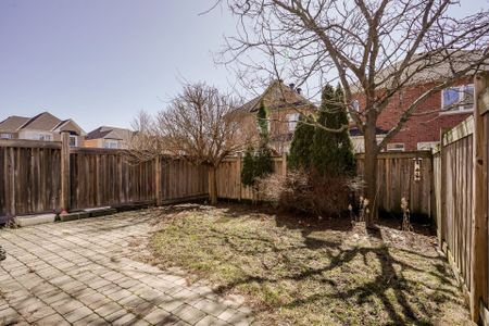 For Lease - 74 Amos Lehman Way, Whitchurch-Stouffville, Ontario - Photo 5