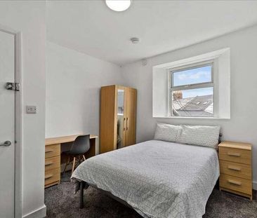 Clifton Place, Plymouth, PL4 - Photo 3