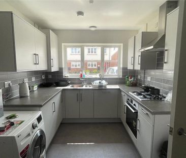 3 bedroom semi-detached house to rent - Photo 4