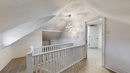 For Lease - 107 Lawrence Crescent, Toronto, Ontario - Photo 4