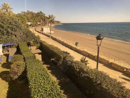 2 bedroom luxury penthouse for rent in Marbella, Spain - Photo 2