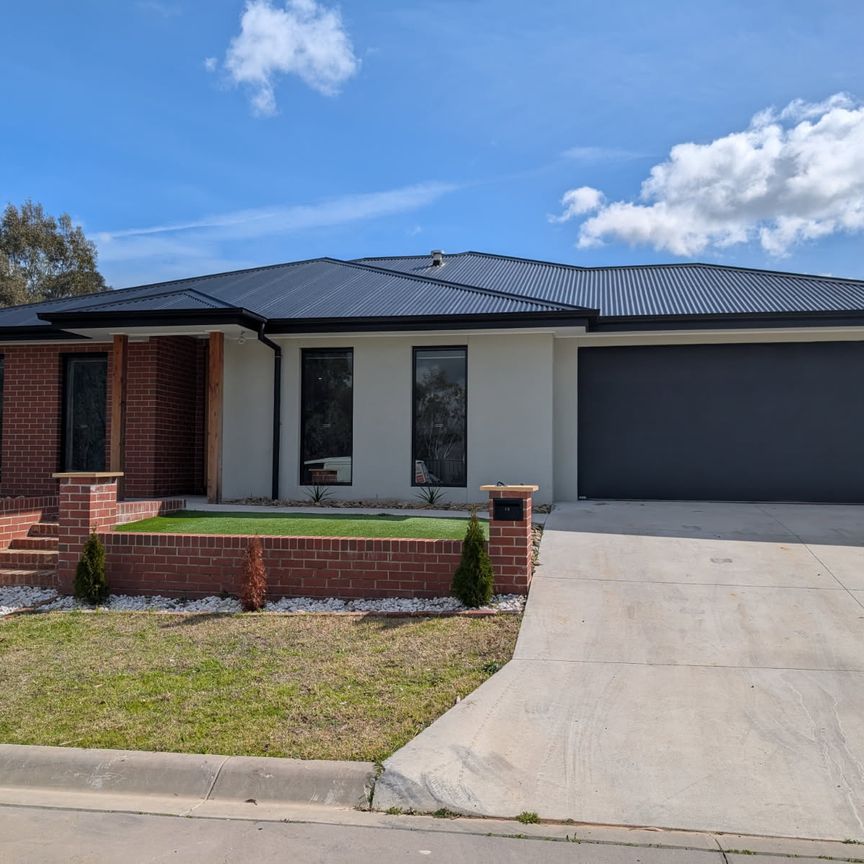Great Family Home - Photo 2