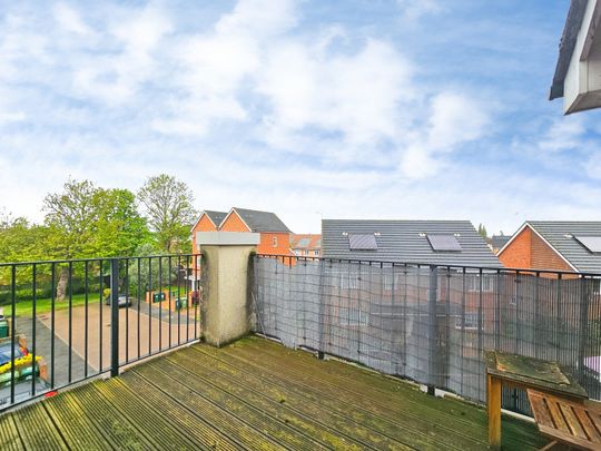 Shaw Close, Staines-upon-Thames, Surrey, TW19 7BJ - Photo 1