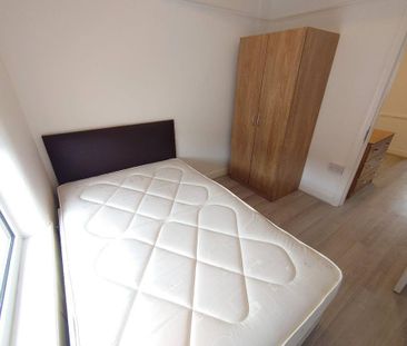 4 bedroom terraced house to rent - Photo 5