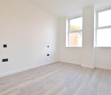 London Road, Redhill, Surrey, RH1 - Photo 3
