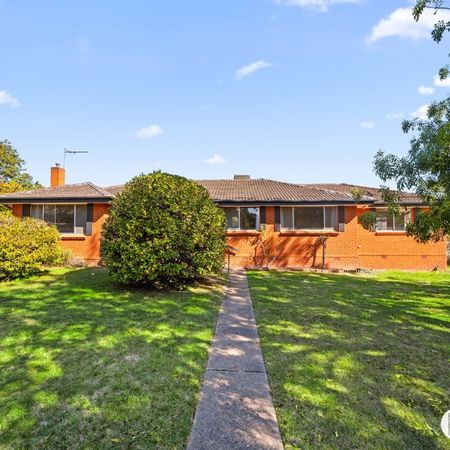 Spacious Family Home - Photo 3