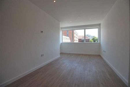 Woking, Surrey, GU21 - Photo 3