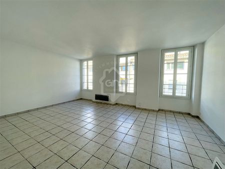 APPARTEMENT 3 PIECE AVIGNON CENTRE-VILLE, - Photo 2