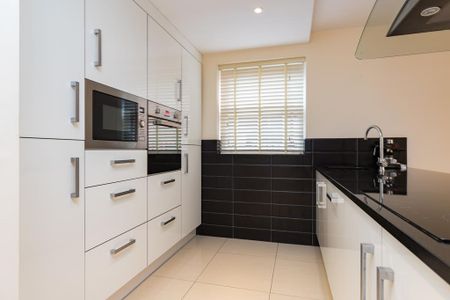 To Let 2 Bed Apartment - Photo 5