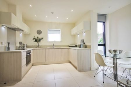 Station Road, 120 Station Road, RH15 - Photo 2