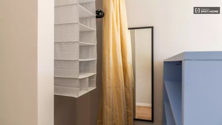 Rooms for rent in 4-bedroom apartment in Cdad. Lineal - Photo 2