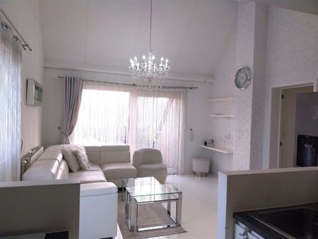 TE HUUR: Gemeubeld dakappartement met 2 slaapkamers te Heusden! - Photo 3