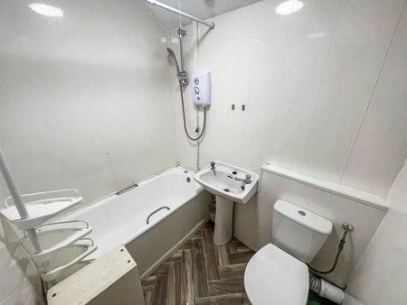 The Sanderlings, Ryhope, Sunderland, Tyne and Wear, SR2 0NU - Photo 4