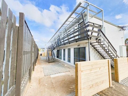 Newly renovated 1-Bedroom - Photo 4