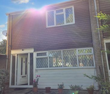 2 bedroom end of terrace house to rent - Photo 5