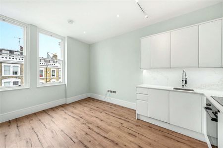 A newly refurbished one bedroom apartment set in a newly refurbished building moments from Kensington Olympia - Photo 2