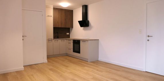 Appartement te huur in Wervik voor € 550 met 1 slaapkamer - Photo 2