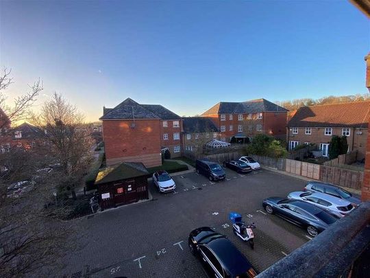 Shillingford Close, Mill Hill, NW7 - Photo 1