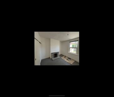 2 Bed Terraced House, Oak Road, BS7 - Photo 2