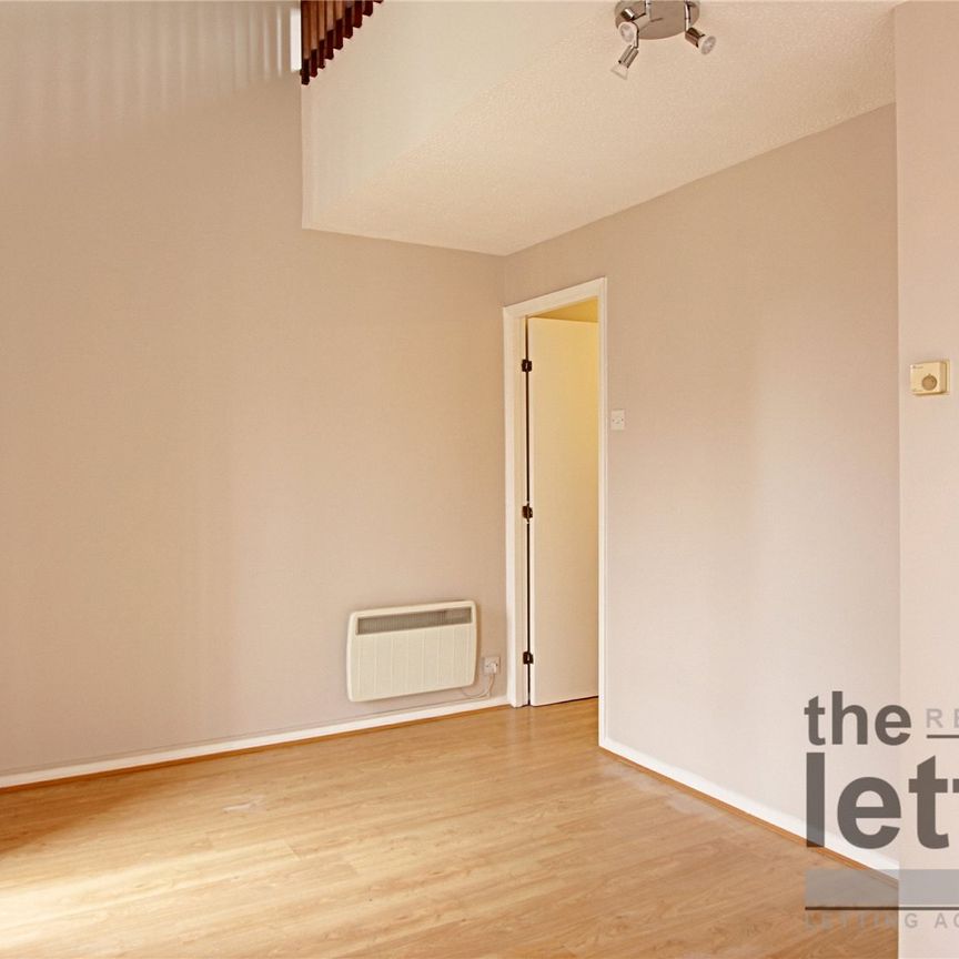 Pilgrims Close, London, N13 4HX - Photo 1