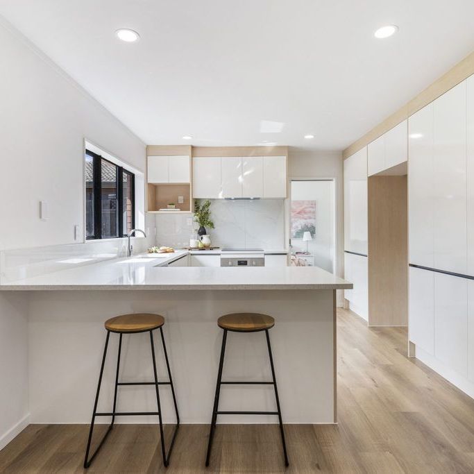 Somerville - Photo 1