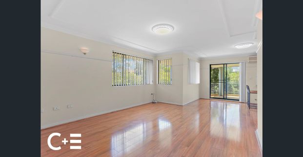 Bright + Spacious - Photo 1