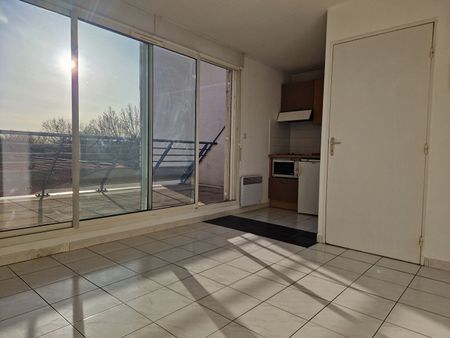 Location Appartement 2 pièces 26m² - Photo 2
