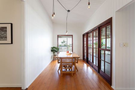 Quintessential Queenslander for the Whole Family - Photo 4