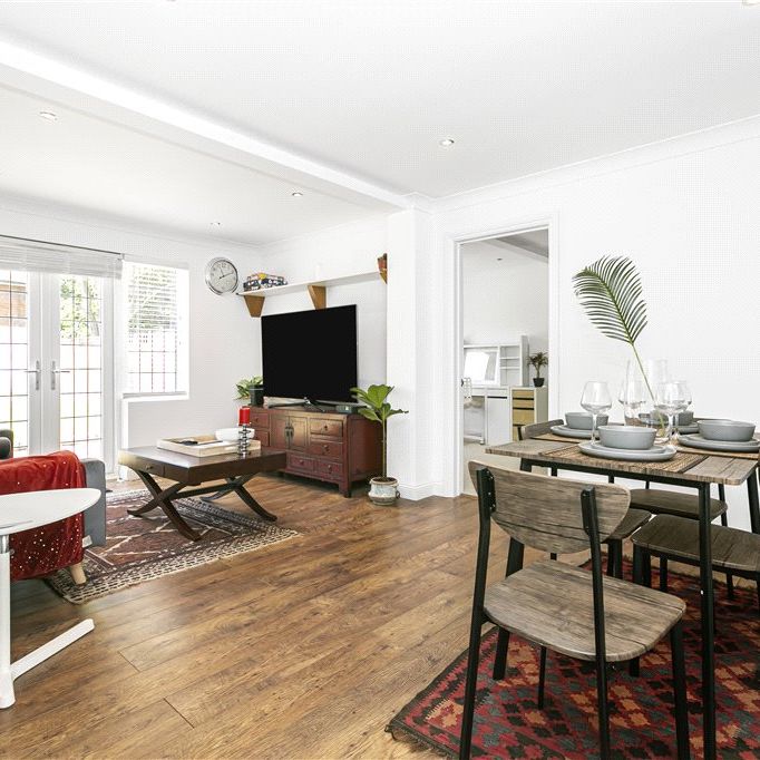 London Road, Englefield Green, Egham, Surrey, TW20 0BP - Photo 1