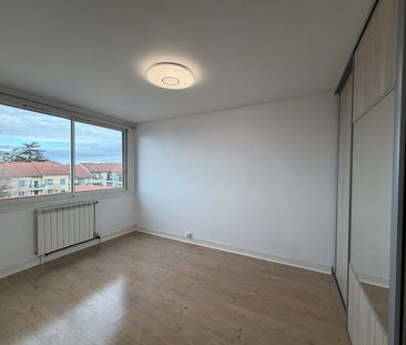 Appartement T3 66 m2- Saint Priest Village, - Photo 5
