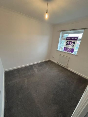 3 bedroom semi-detached house to rent - Photo 4