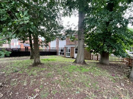 Woodlands Way, Bury St. Edmunds, Mildenhall - Photo 3