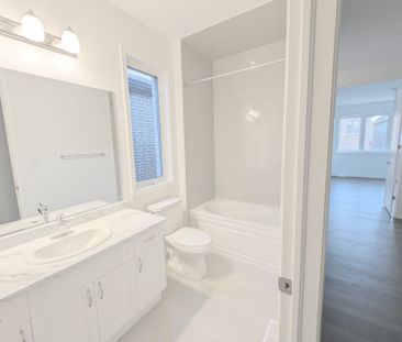 For Lease - 352 Madelaine Drive, Barrie, Ontario - Photo 2