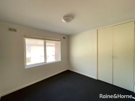 Perfect Location! - Photo 2