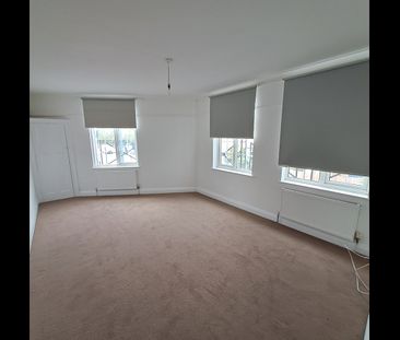 1 Bed Flat, Grand Parade, SW14 - Photo 1