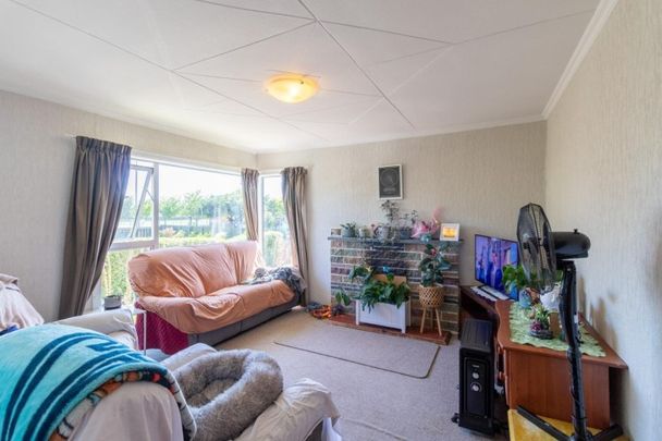 Discover comfortable family living - Photo 1