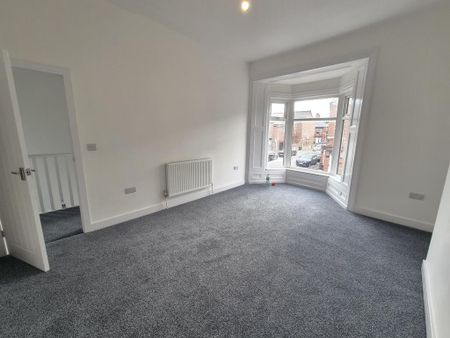 3 bedroom flat to rent - Photo 2