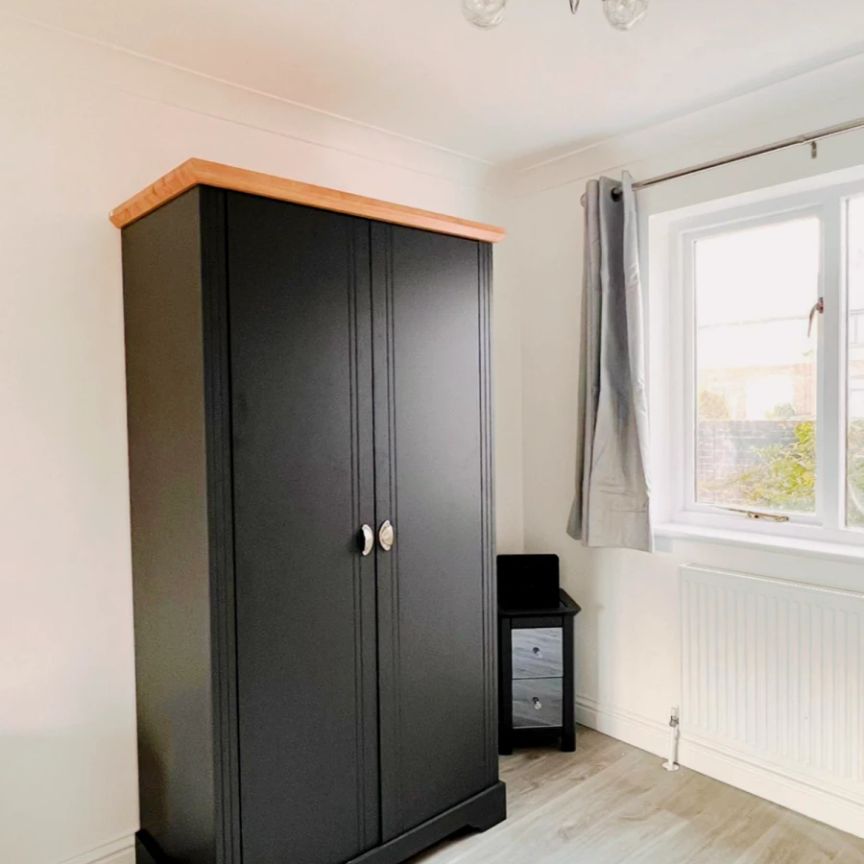 Entire Place·4B3B···7 Bishopsgate Walk, Chichester - Photo 1