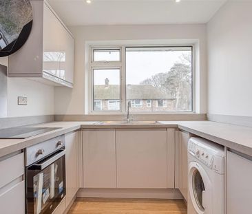 2 bedroom maisonette to rent - Photo 4