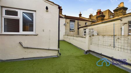 RM1 Woodrange Road | Forest Gate | London | E7 0EW - Photo 2