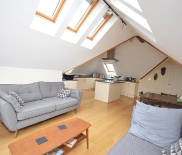 2 bedroom flat to rent - Photo 2