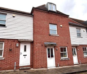 3 bedroom terraced house to rent - Photo 1
