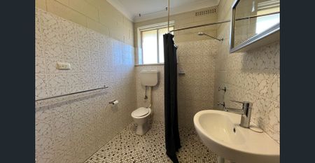 Upstairs Unit with Views. - Photo 4