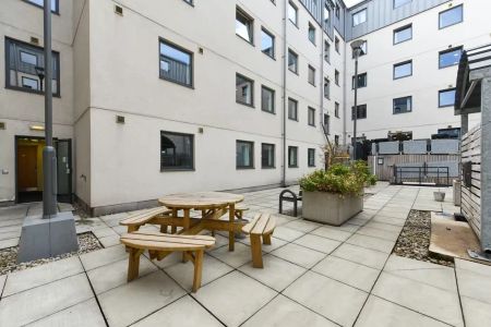 Ensuite Bronze - Photo 2