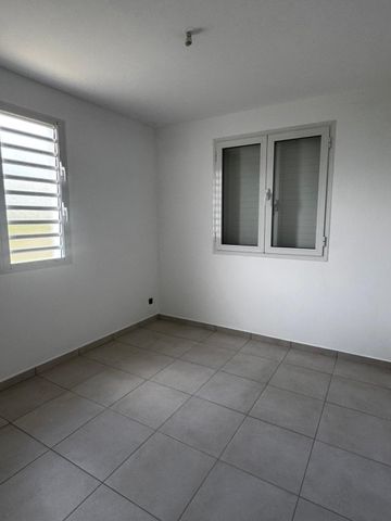 Location Maison 4 pièces 61m² PETIT BOURG 97170 - Photo 5