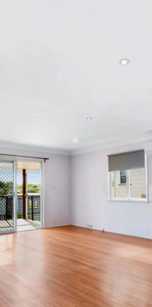 Three-bedroom Family Home in a Convenient Everton Park Location - Photo 1