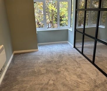 Studio Flat, Waterside Close, IG11 - Photo 5