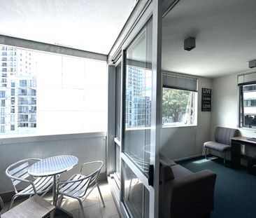 Furnished 1 Bedroom Apartment - Photo 1