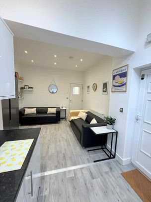 5 bedroom house to rent - Photo 1